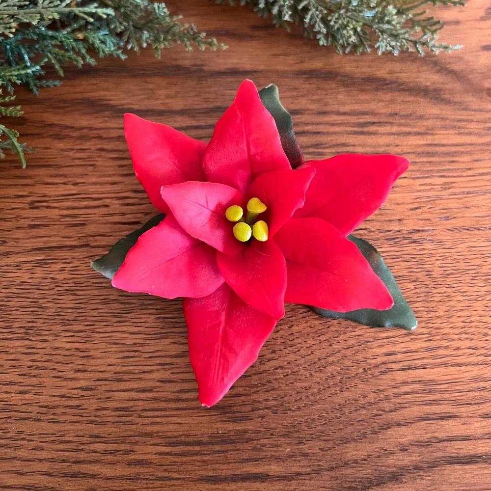 Capodimonte Fabar Porcelain Poinsettia – Handcrafted Italian Floral Figurine